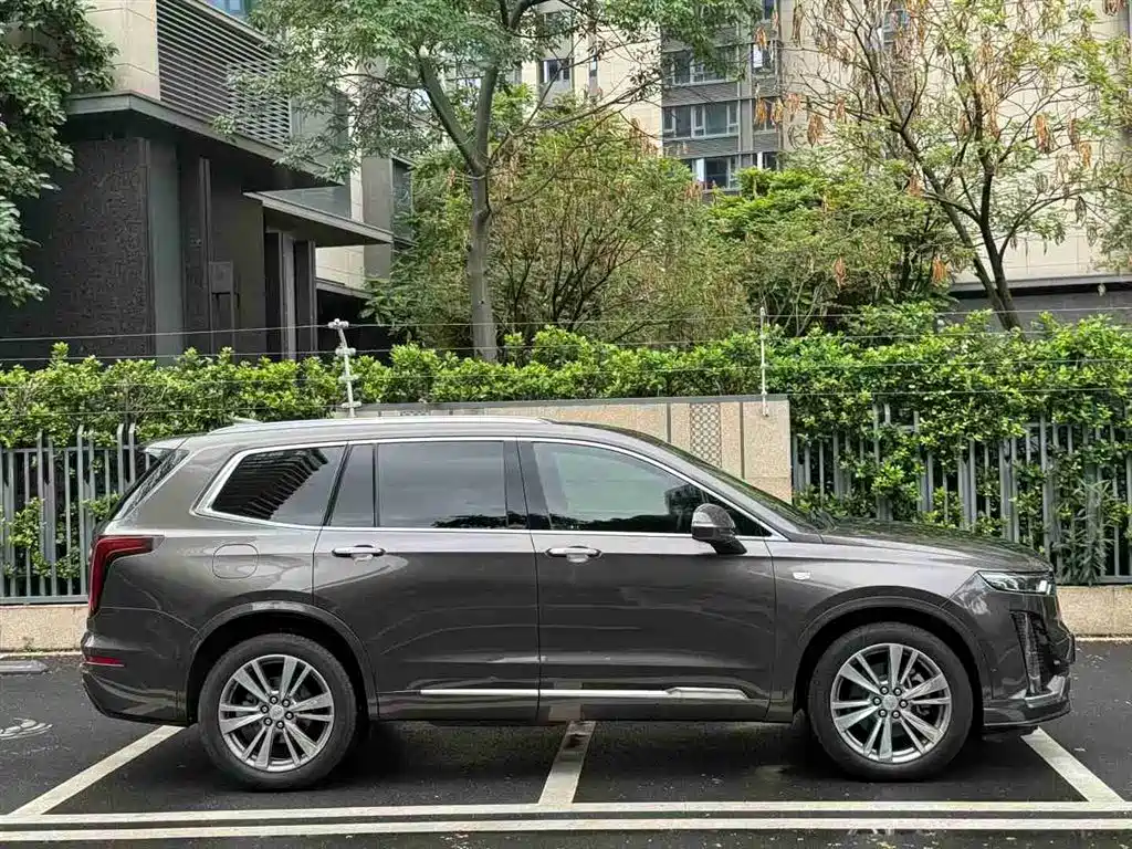 Cadillac XT6 2020 28T мест Luxury