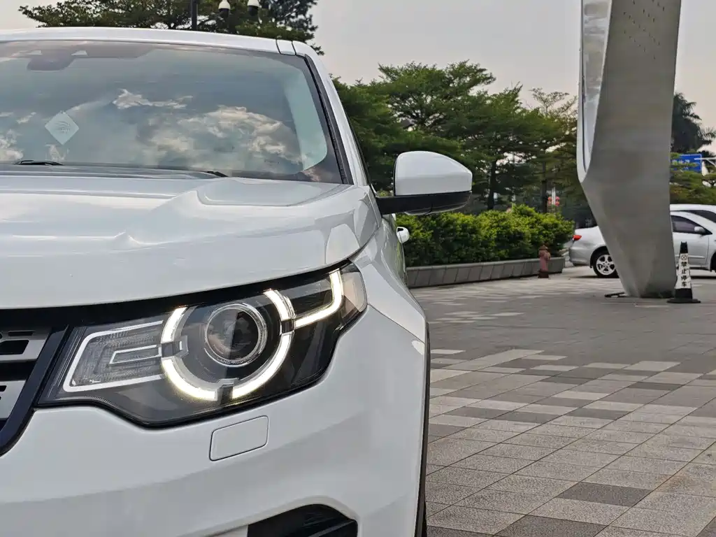 Land Rover Discovery Sport — миниатюра 18