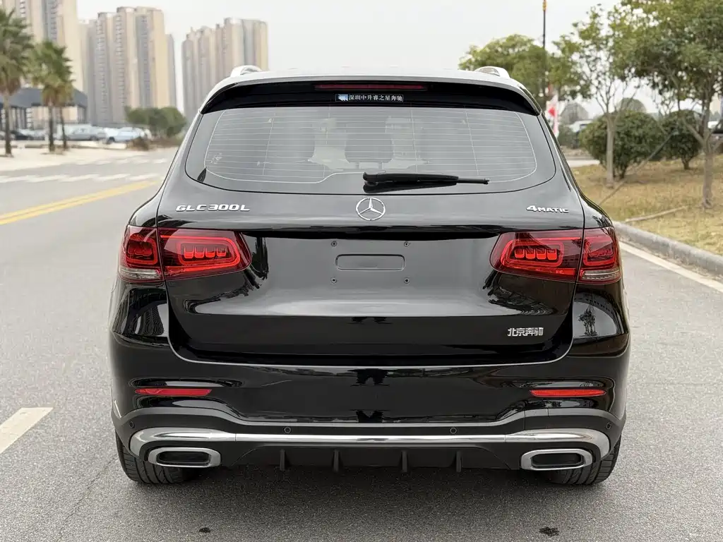 MERCEDES-BENZ GLC