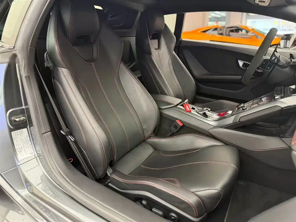 LAMBORGHINI HURACÁN