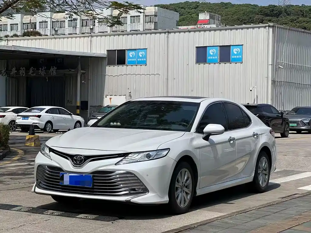 TOYOTA CAMRY