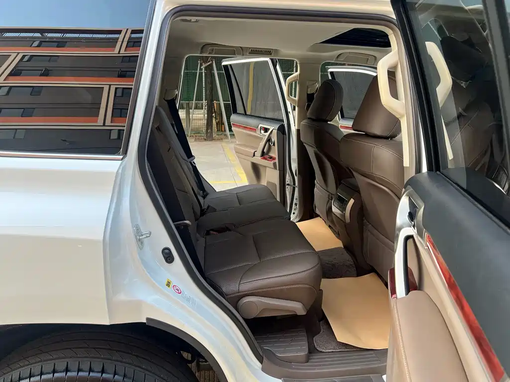 Lexus GX — миниатюра 9