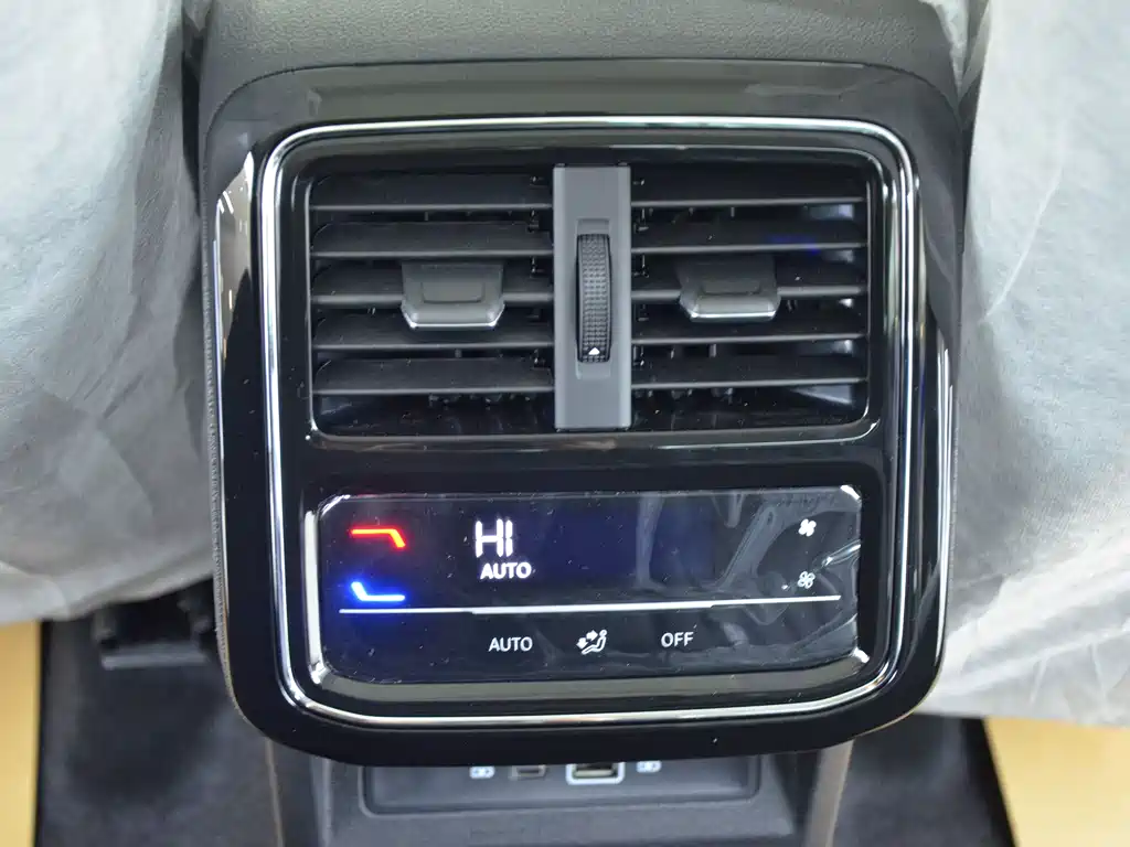Volkswagen Passat - фото 11