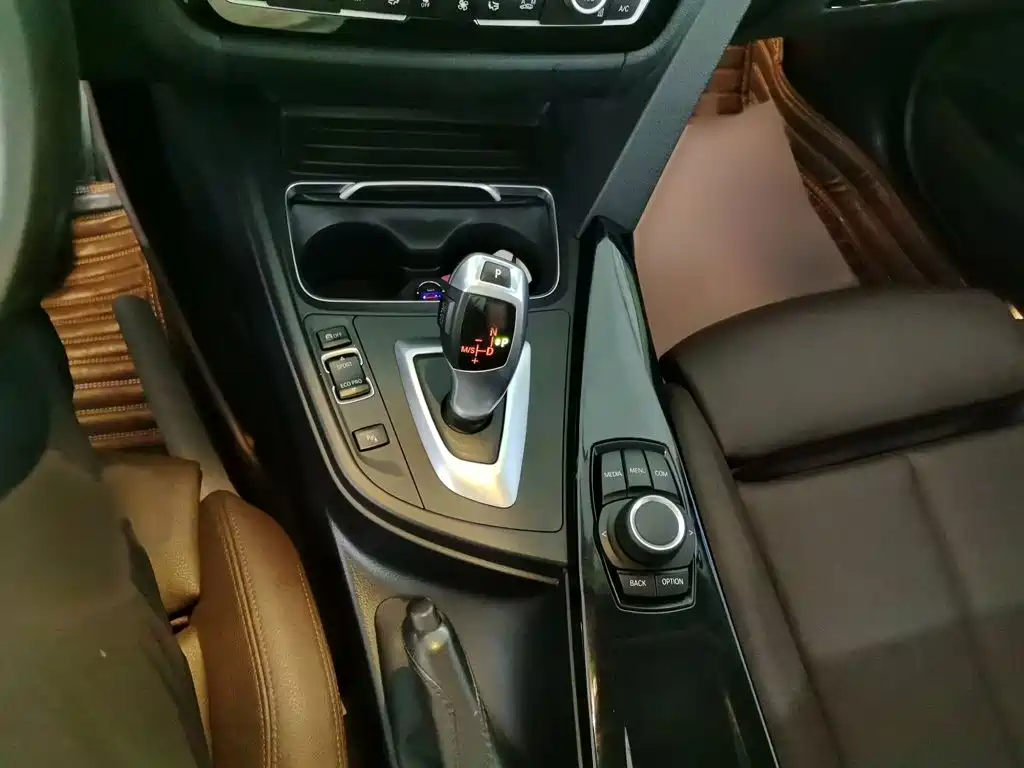 BMW 3 Series — миниатюра 9