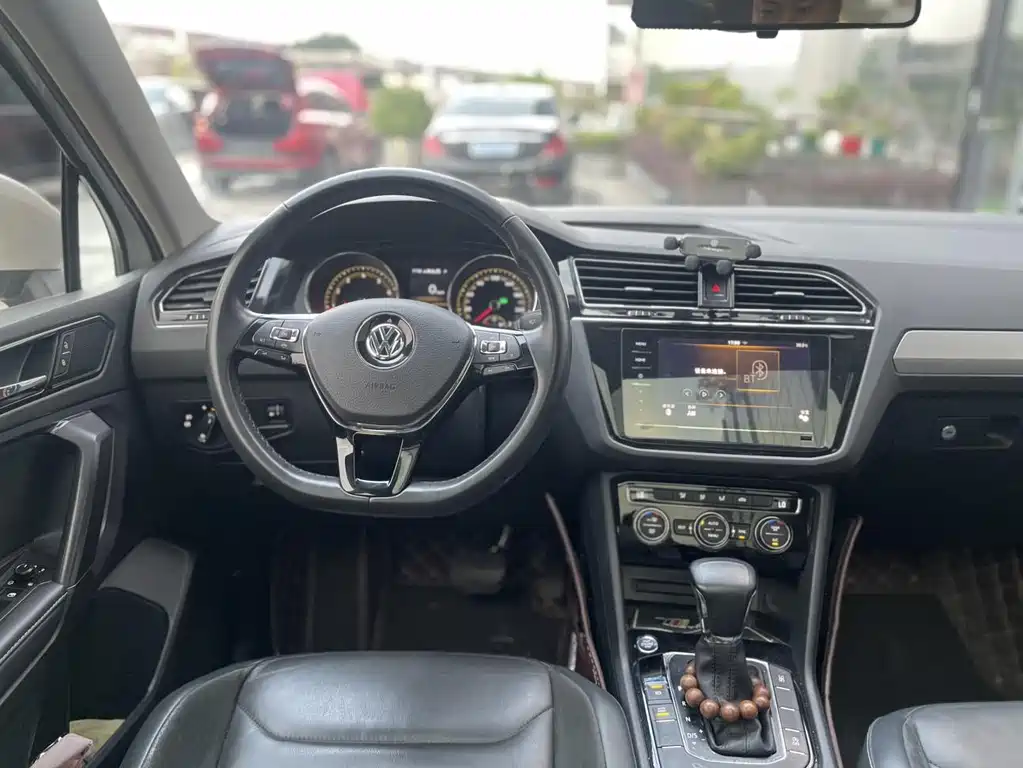 Volkswagen Tiguan L — миниатюра 12