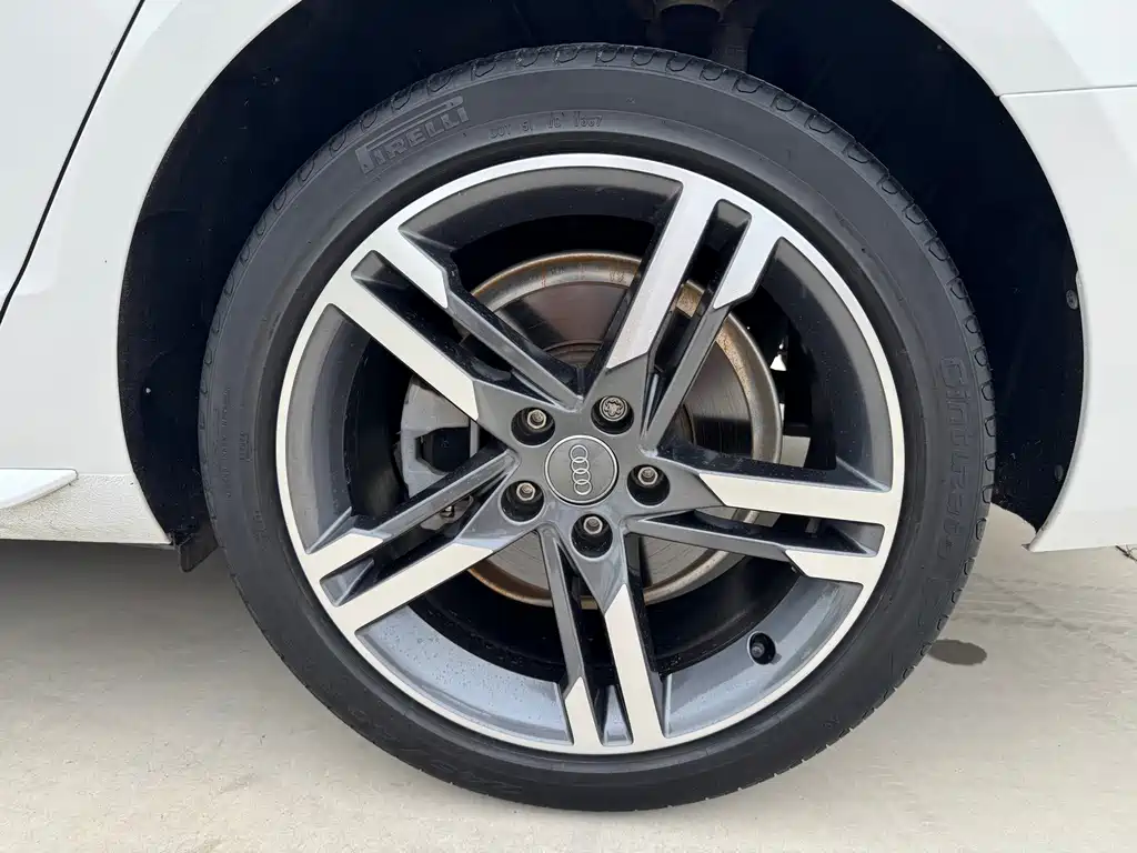 Audi A4L — миниатюра 7