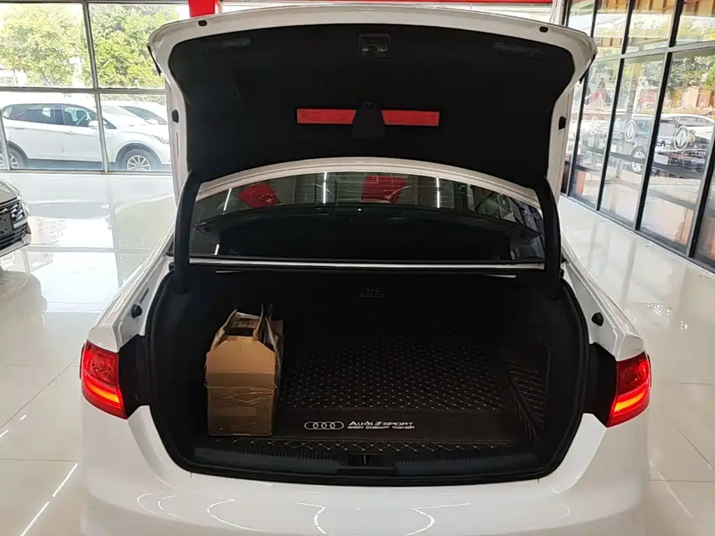 Audi A4L — миниатюра 19