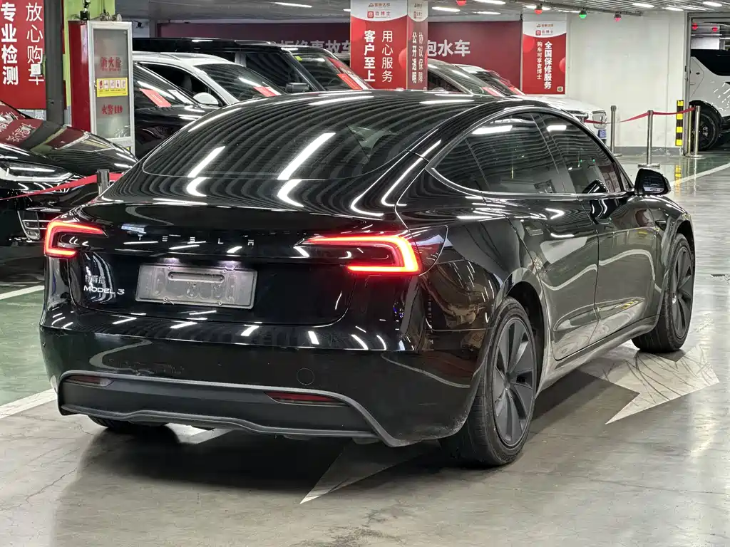 Tesla Model 3 — миниатюра 4