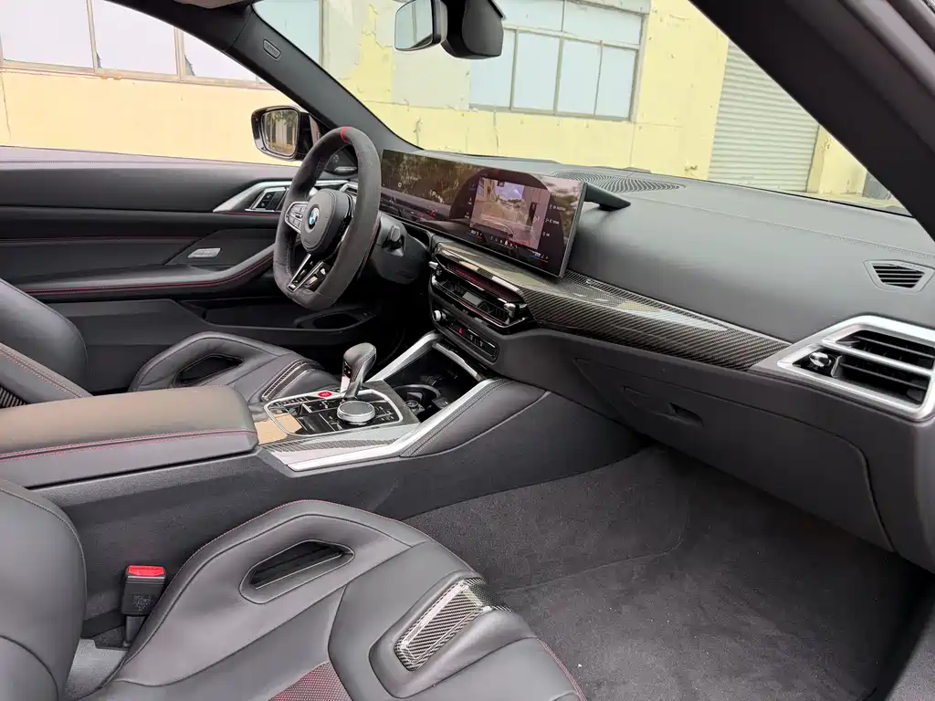 BMW M4 — миниатюра 12