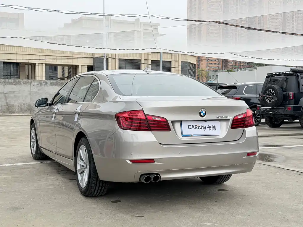BMW 5 Series — миниатюра 6