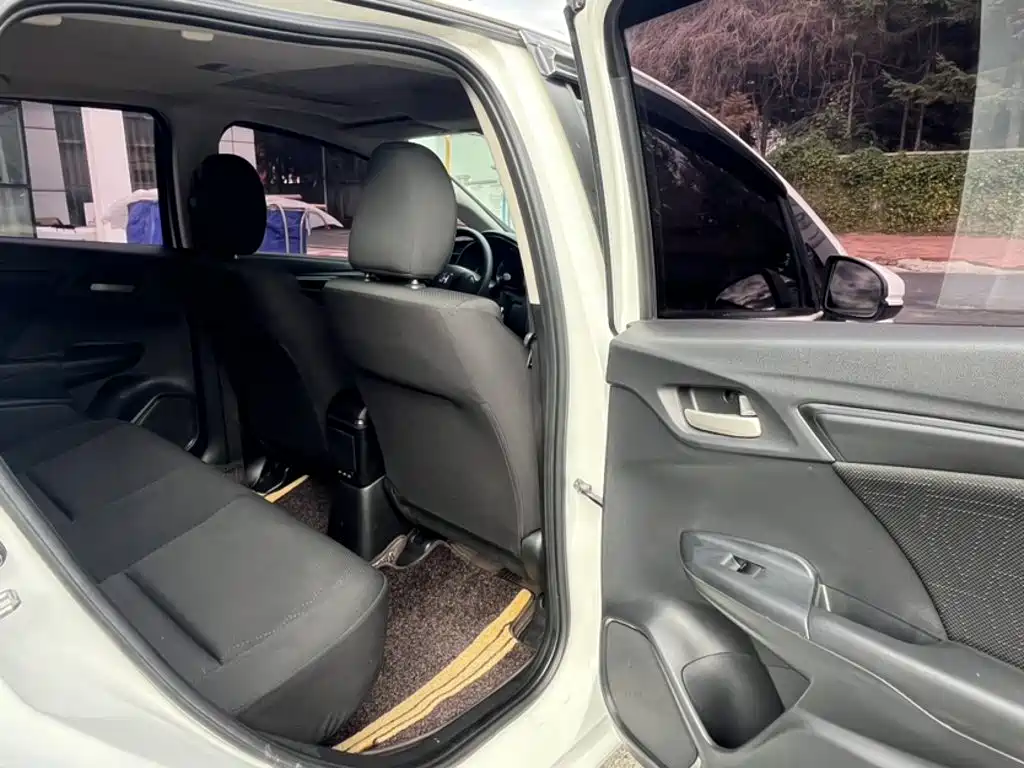 Honda Fit — миниатюра 6