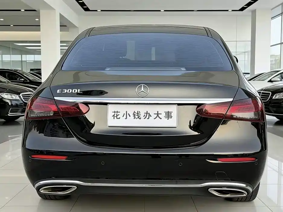 Mercedes-Benz E-Class — миниатюра 8