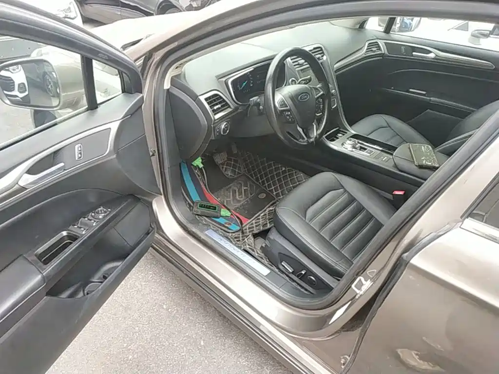 Ford Mondeo — миниатюра 16