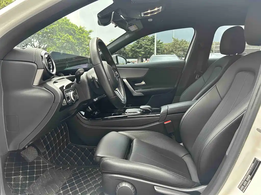 Mercedes-Benz A-Class — миниатюра 6