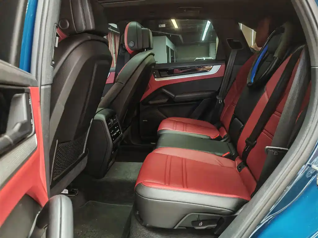 Porsche Cayenne — миниатюра 4