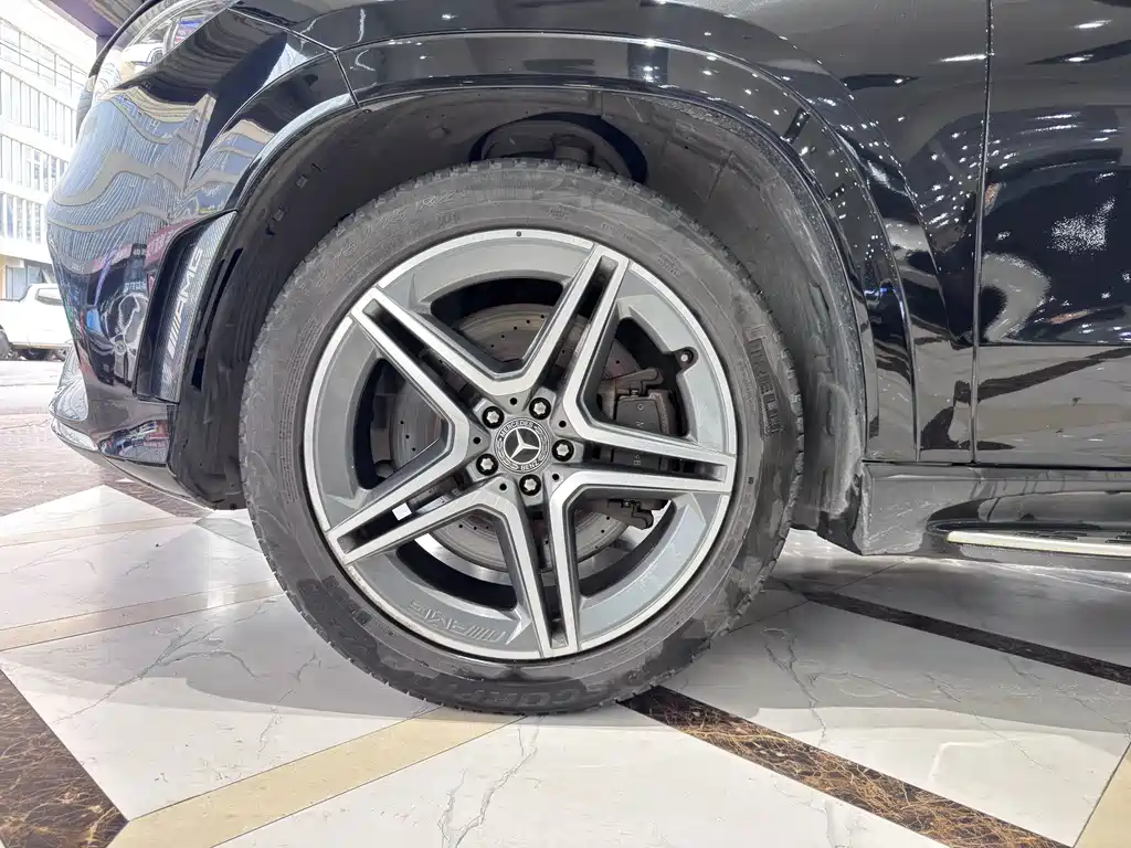 Mercedes-Benz GLS — миниатюра 19
