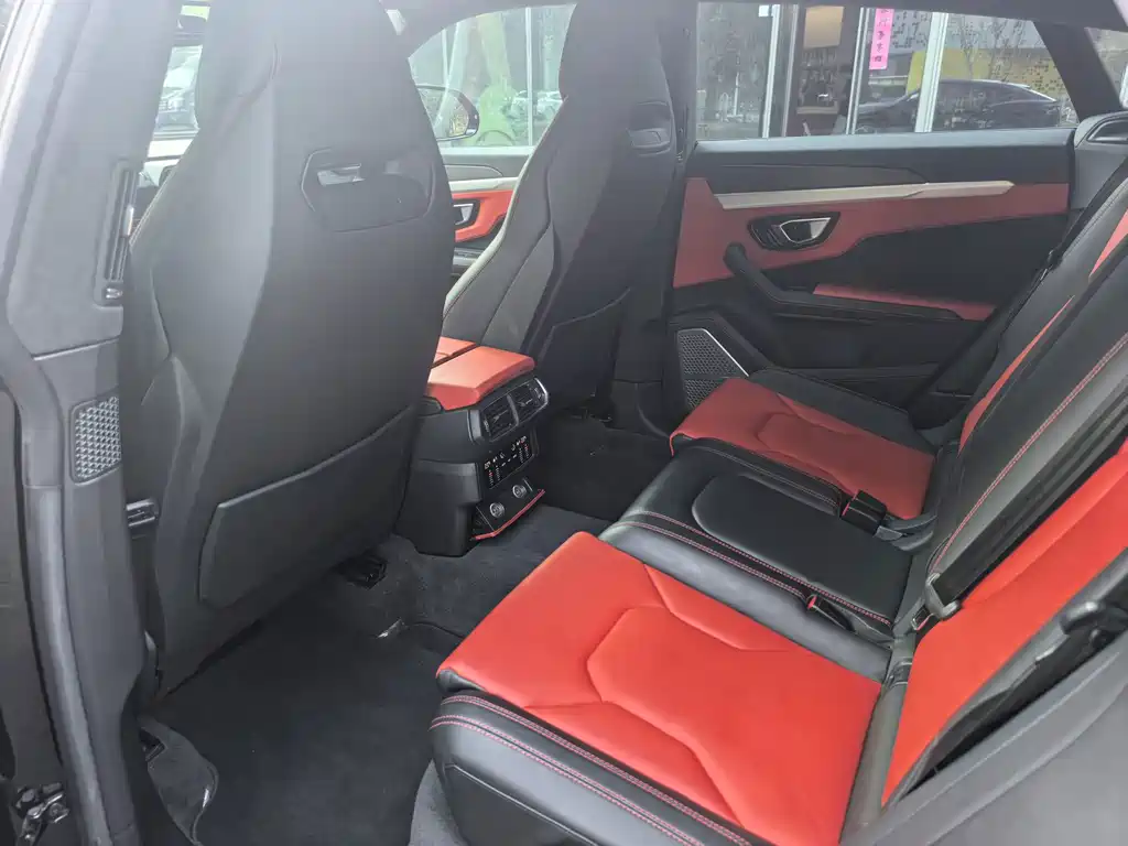 Lamborghini Urus — миниатюра 9
