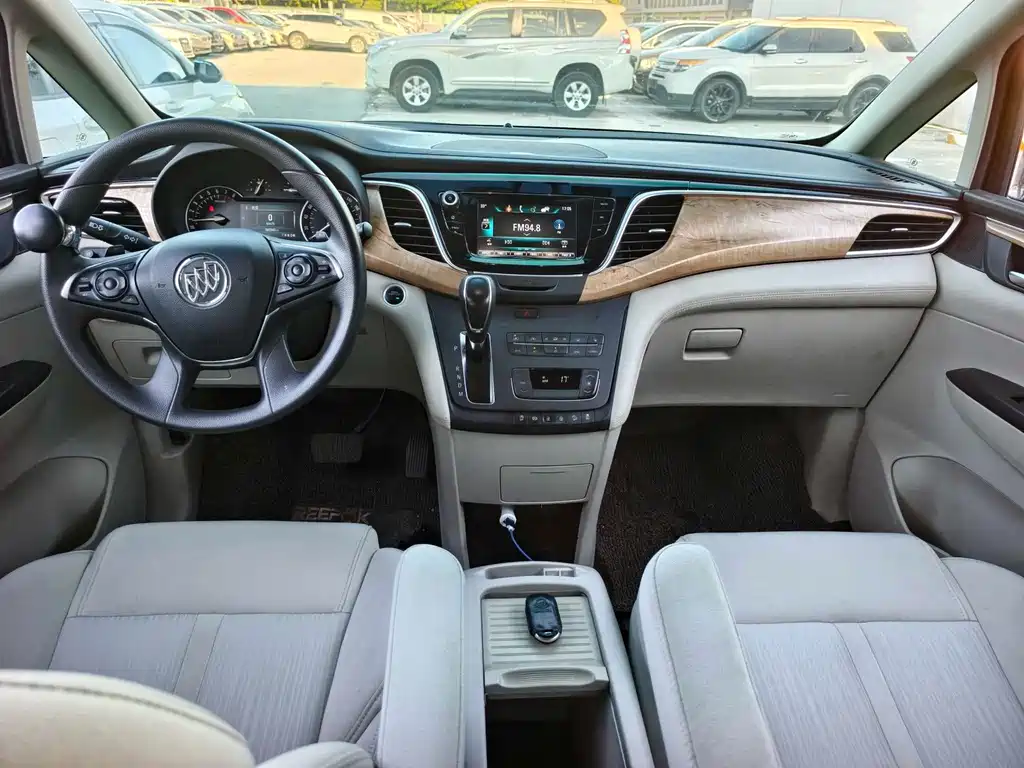Buick GL8 — миниатюра 12