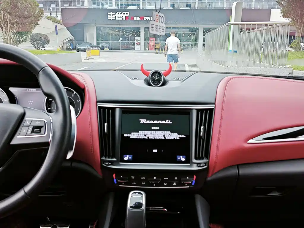 Maserati Levante — миниатюра 12