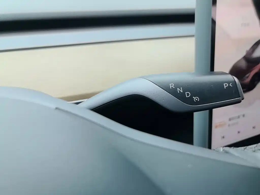 Tesla Model 3 — миниатюра 14
