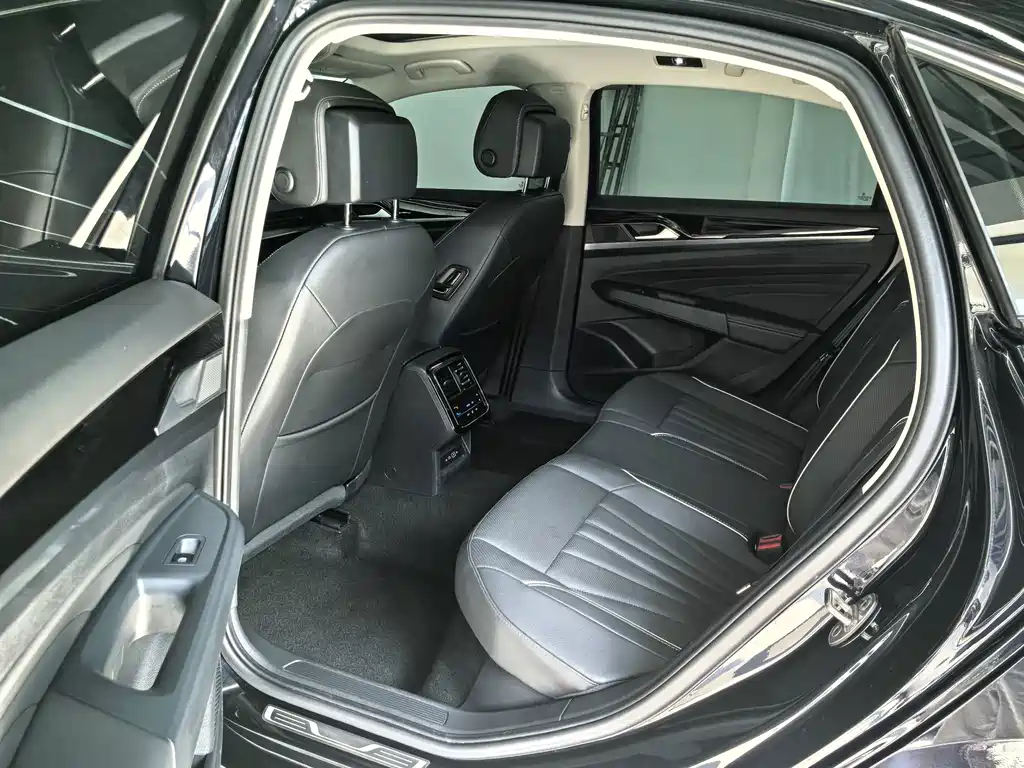 Volkswagen Passat — миниатюра 10