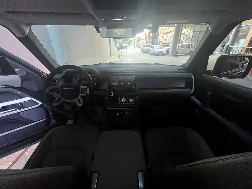 Land Rover Defender — миниатюра 11