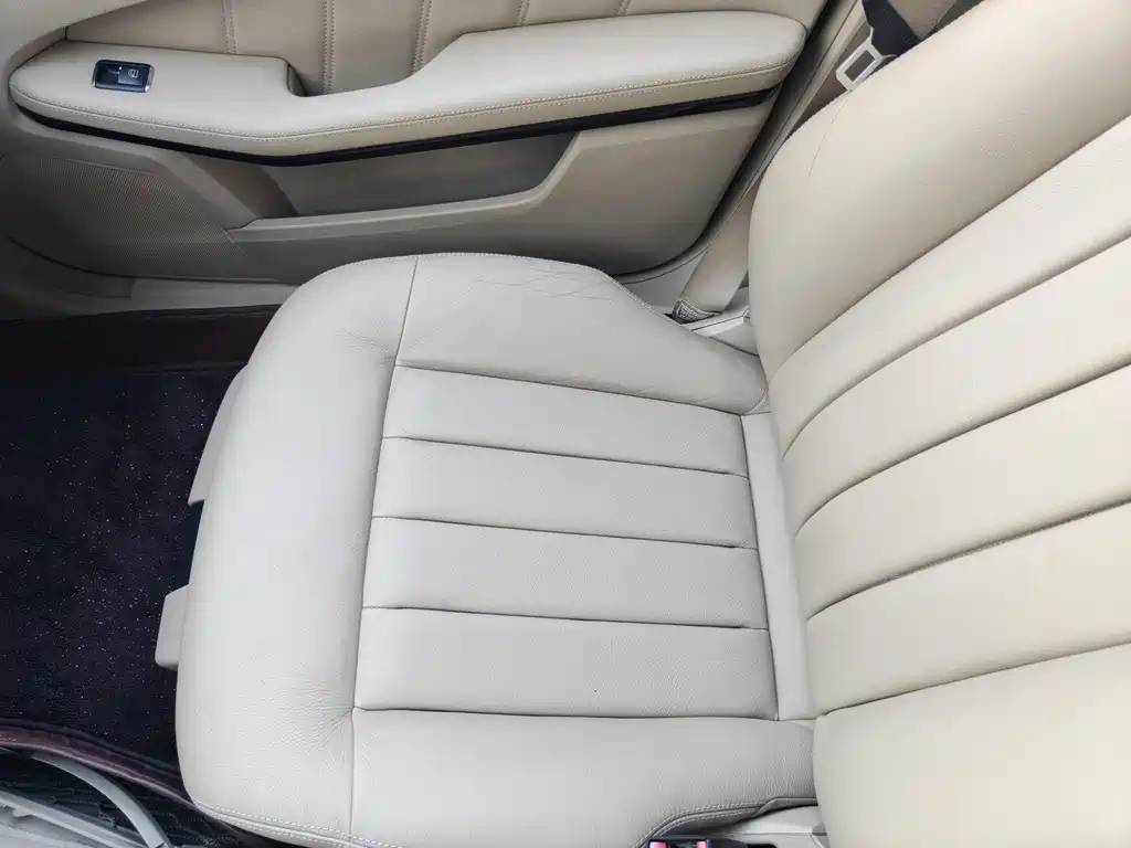 Mercedes-Benz E-Class (Import) — миниатюра 17