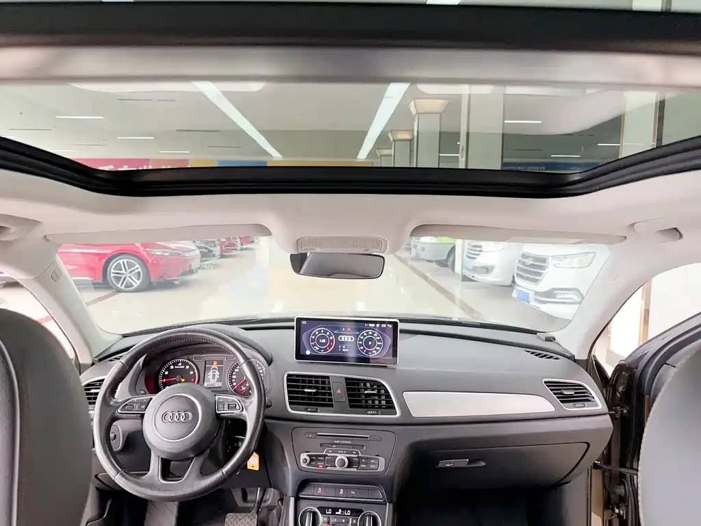 Audi Q3 2016 30 TFSI Fashion