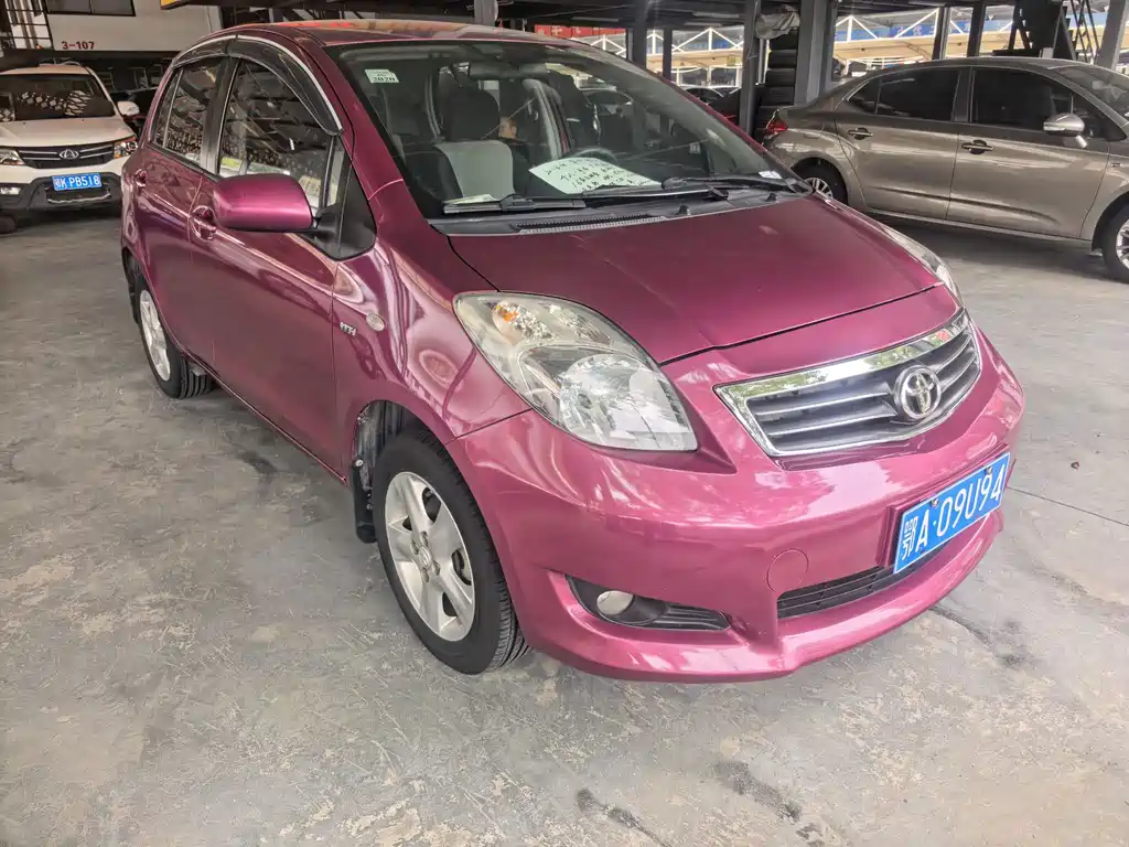 Toyota Yaris — миниатюра 5