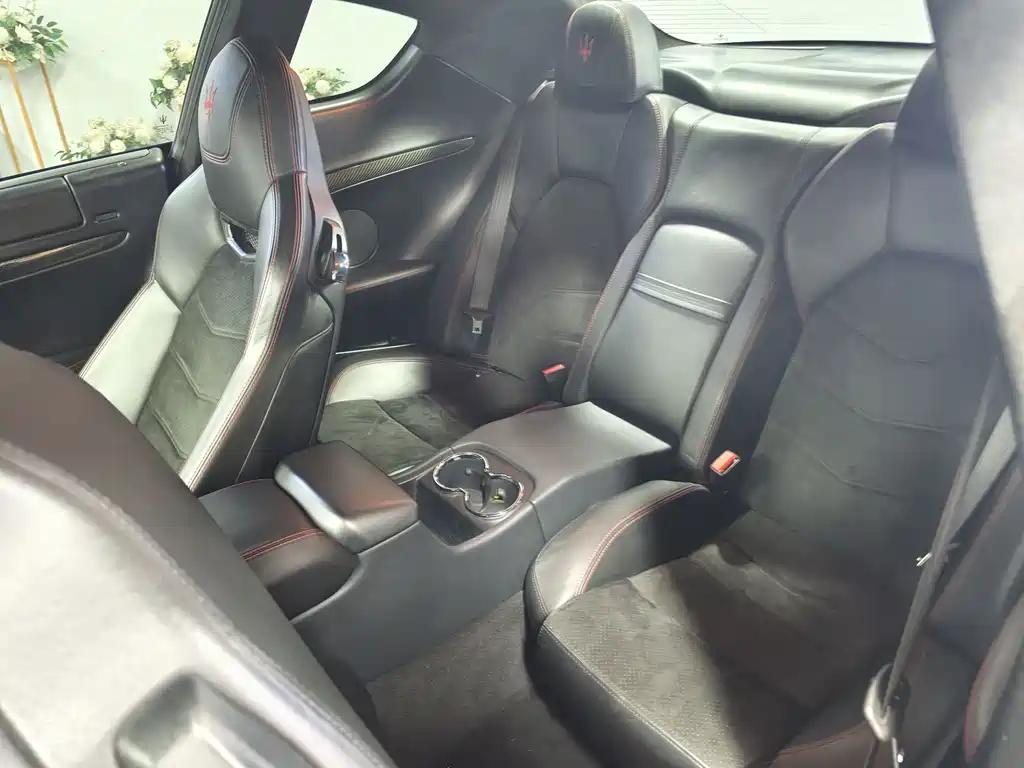Maserati GranTurismo — миниатюра 5