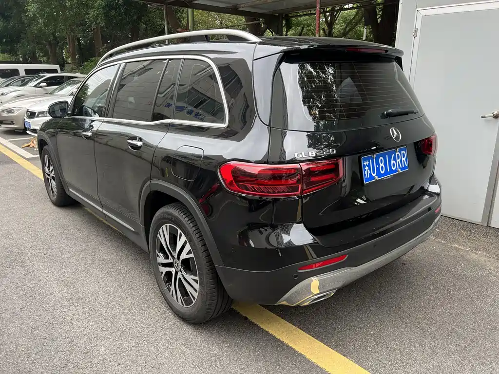 Mercedes-Benz GLB — миниатюра 8