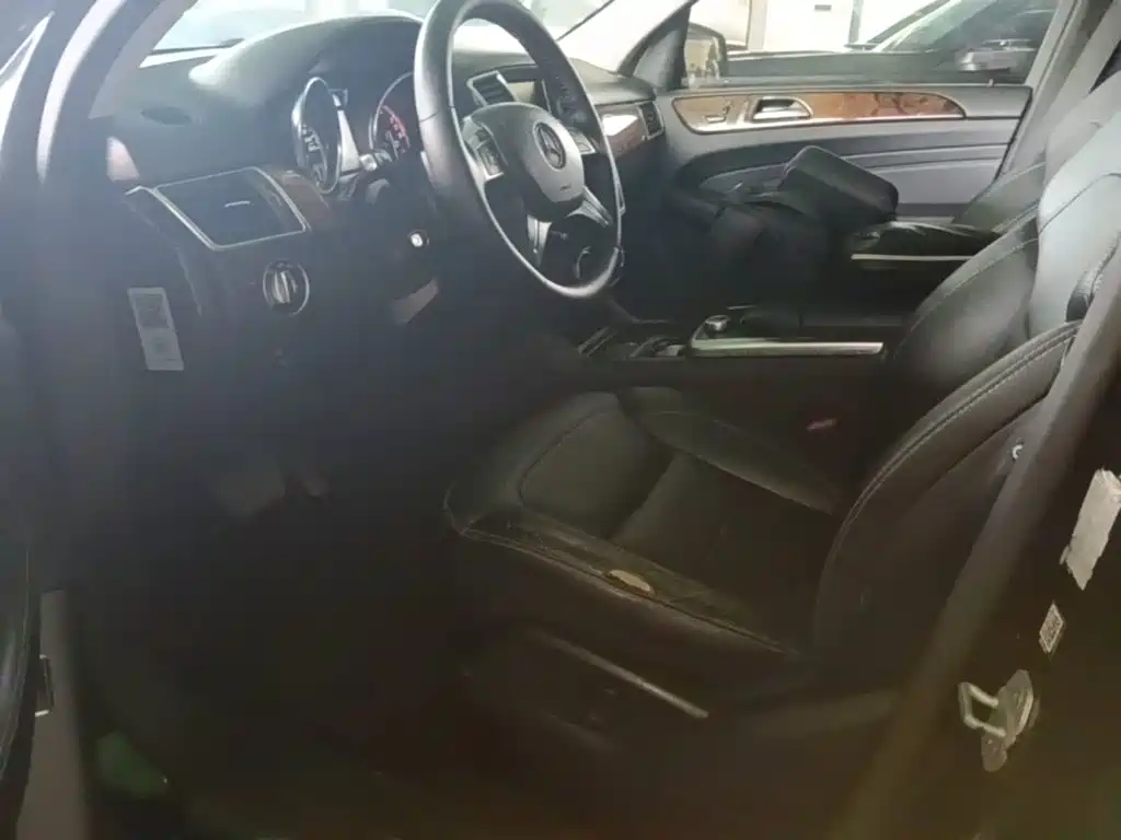 Mercedes-Benz M-Class — миниатюра 14
