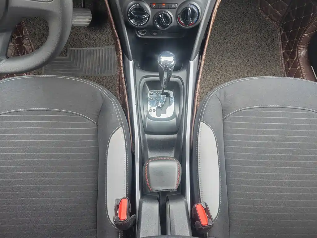 Peugeot 2008 — миниатюра 7