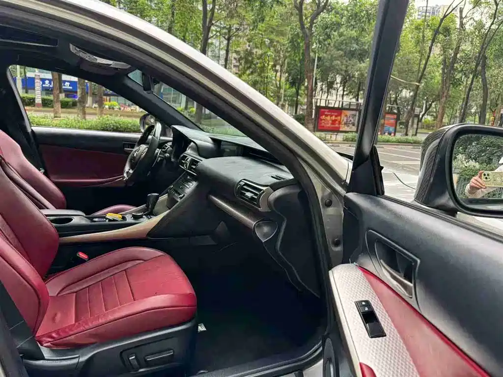 Lexus IS 2017 300 F SPORT