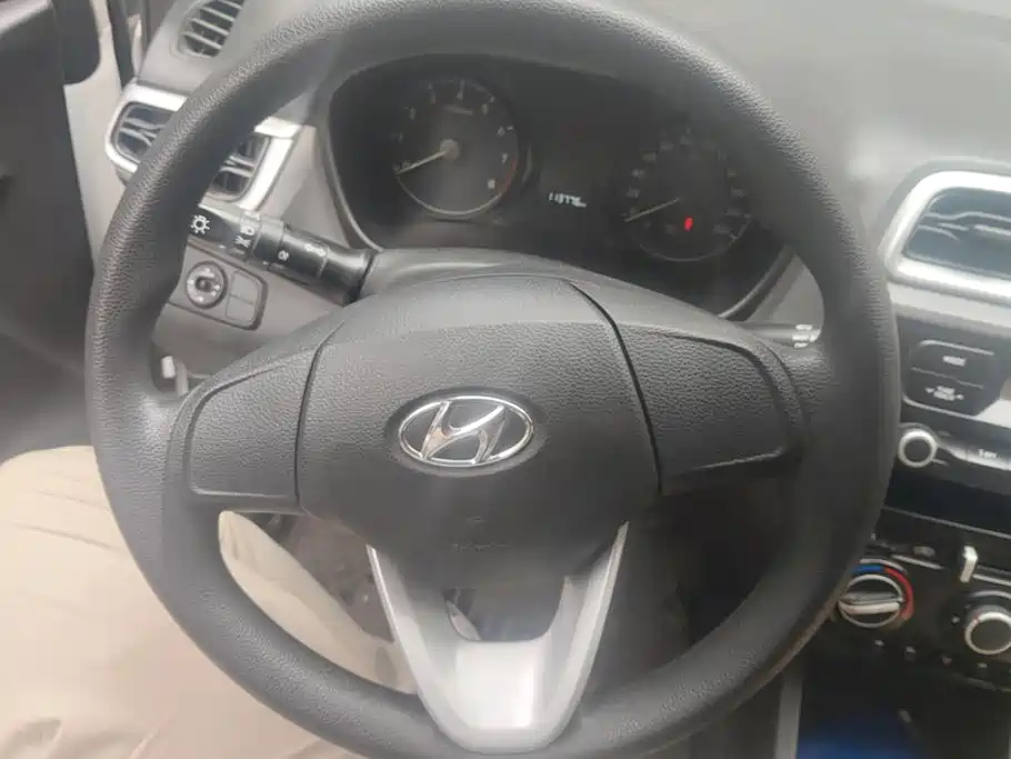 Hyundai Verna — миниатюра 15