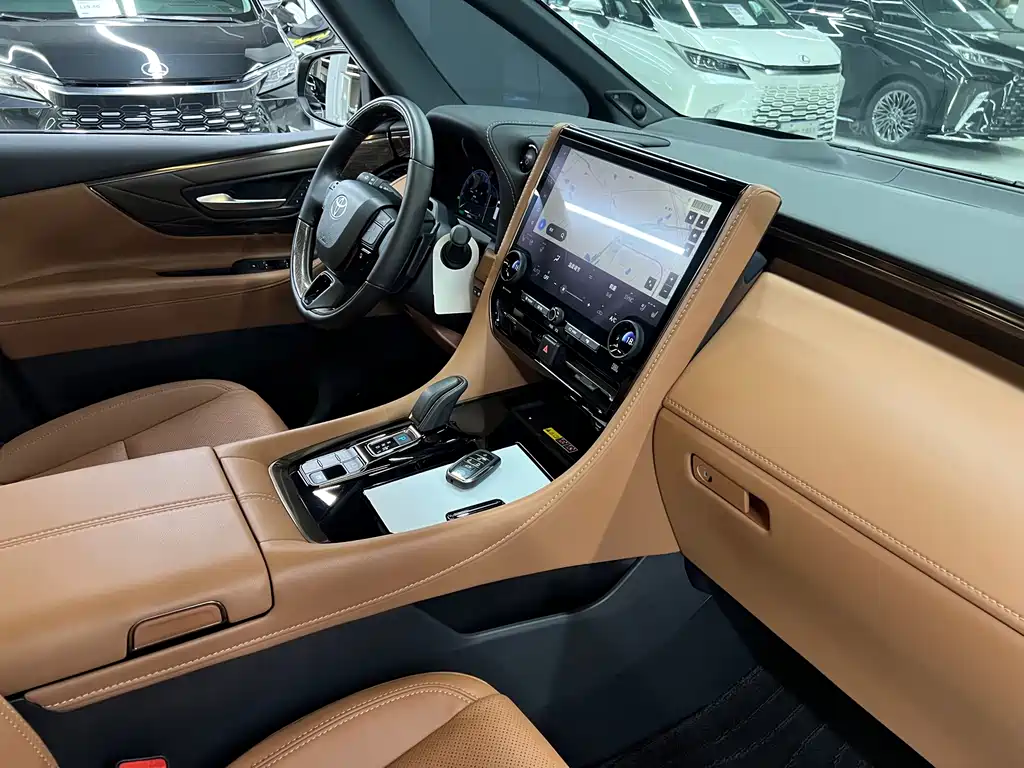 Toyota Alphard — миниатюра 20