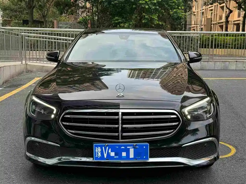 Mercedes-Benz E-Class — миниатюра 3