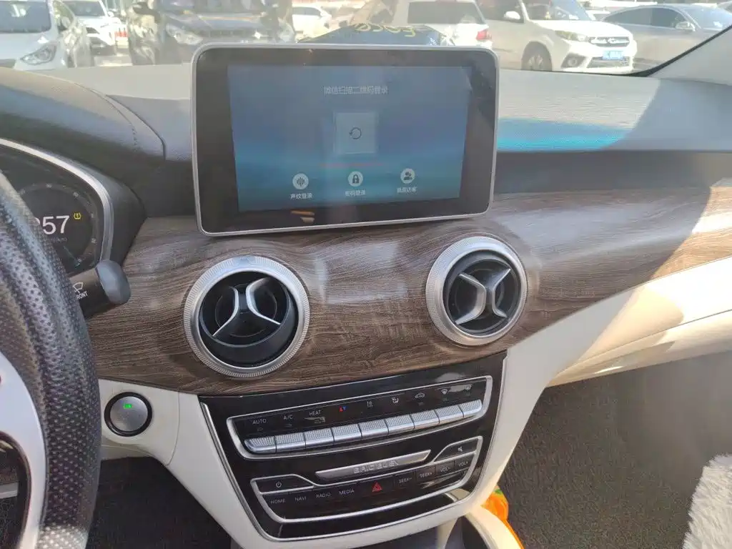 BAIC EU5 — миниатюра 14