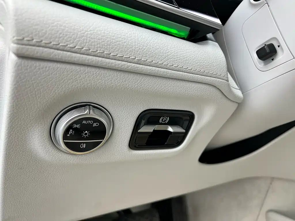 Mercedes-Benz EQS 2022 450+