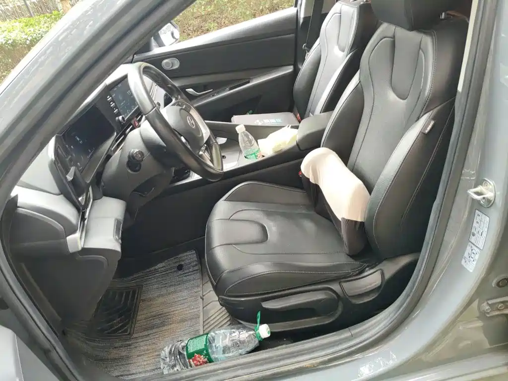 Hyundai Elantra — миниатюра 11
