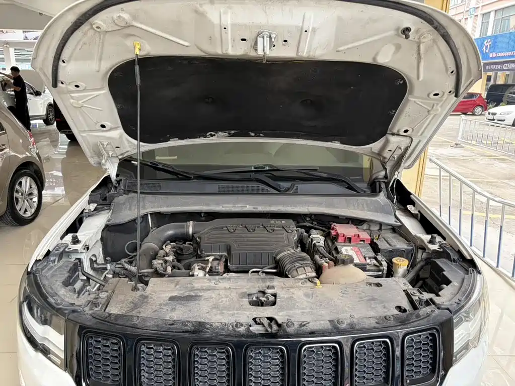 Jeep Compass — миниатюра 16