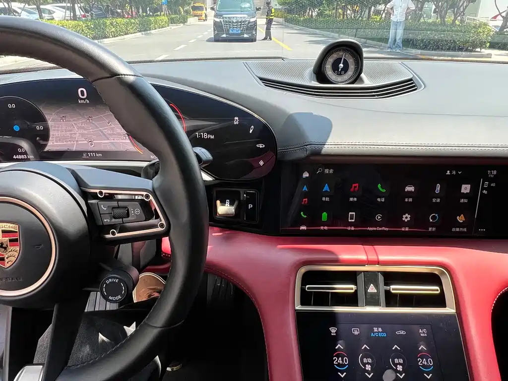 Porsche Taycan — миниатюра 8