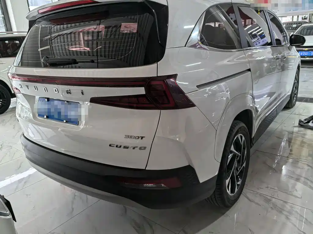 Hyundai Custo — миниатюра 6