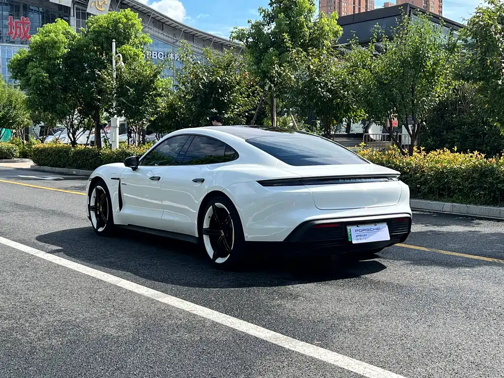 Porsche Taycan — миниатюра 13