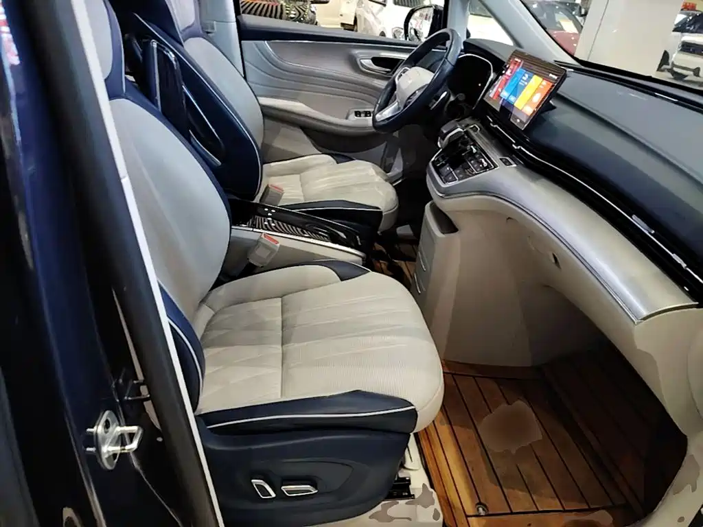 Roewe iMAX8 — миниатюра 25