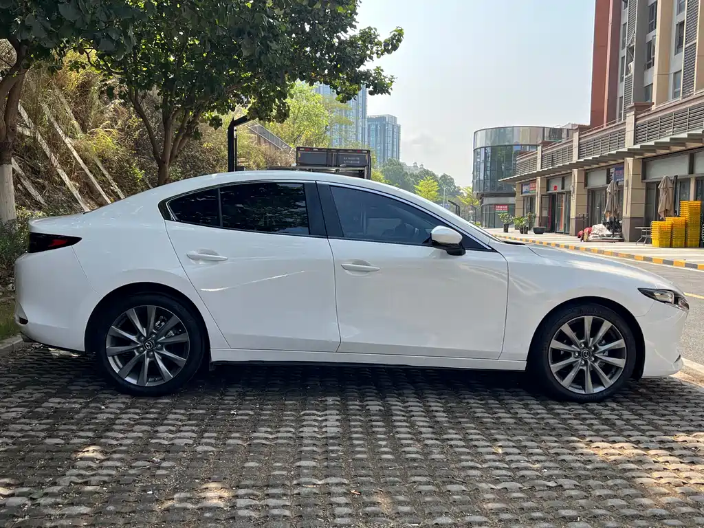 MAZDA 3 ANGKESAILA