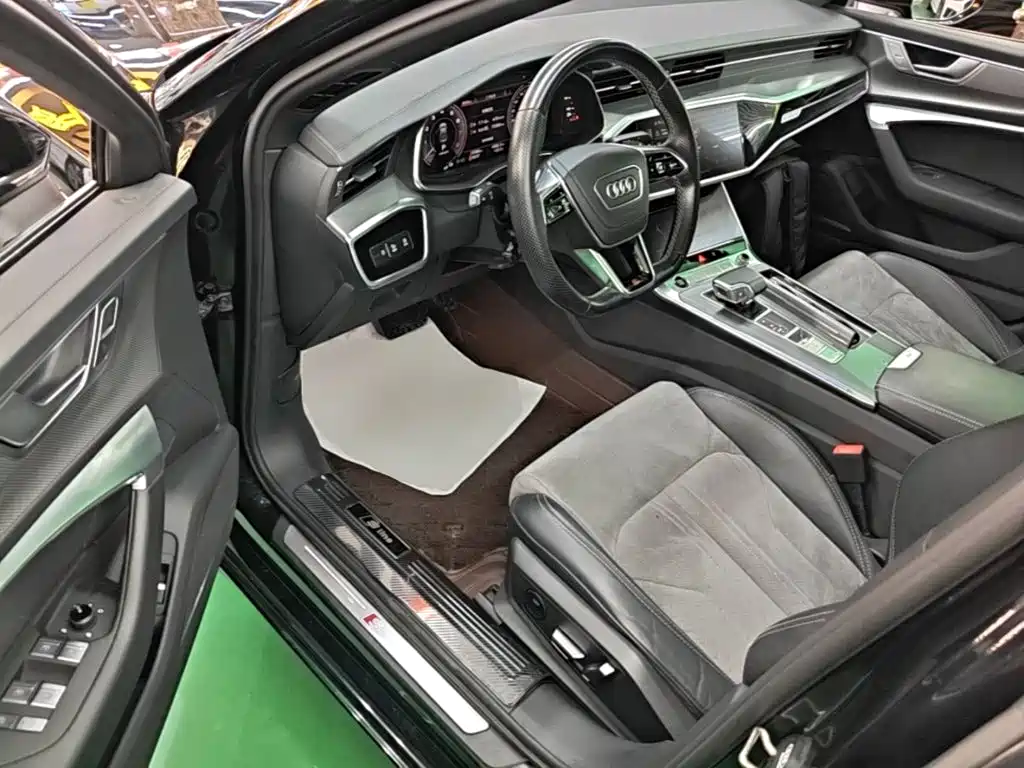 Audi A6L New Energy — миниатюра 16