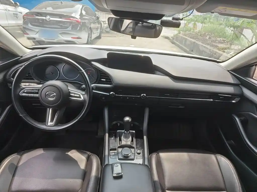 Mazda 3 Axela — миниатюра 10