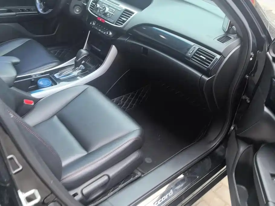 Honda Accord — миниатюра 8