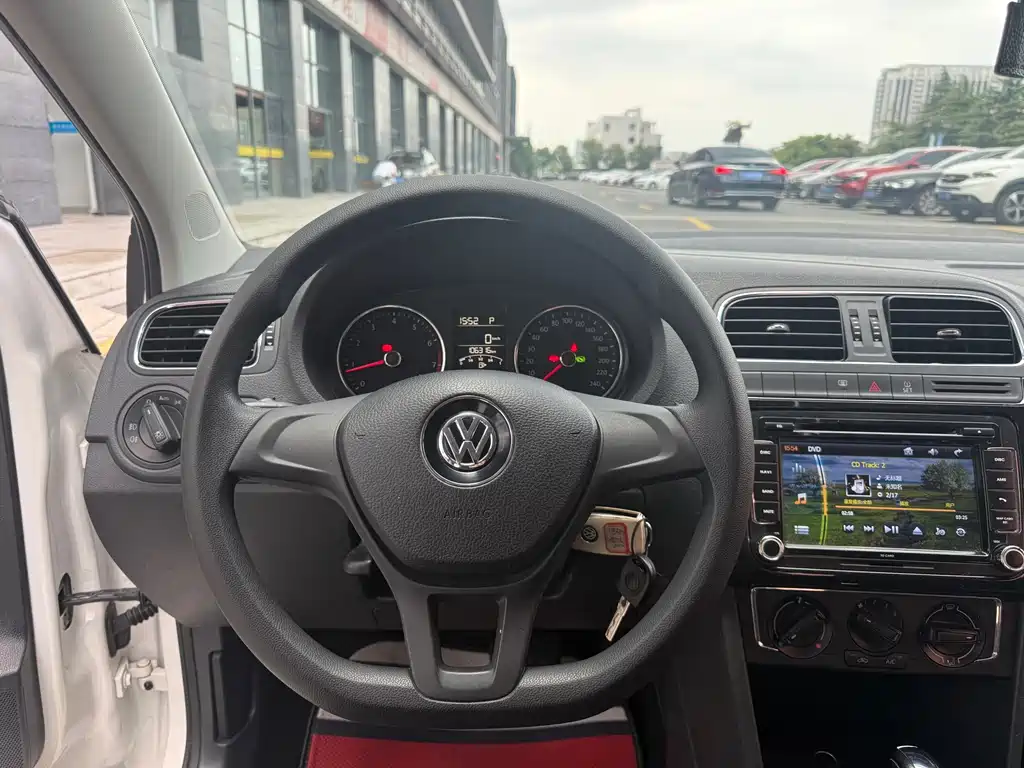 Volkswagen Polo — миниатюра 7